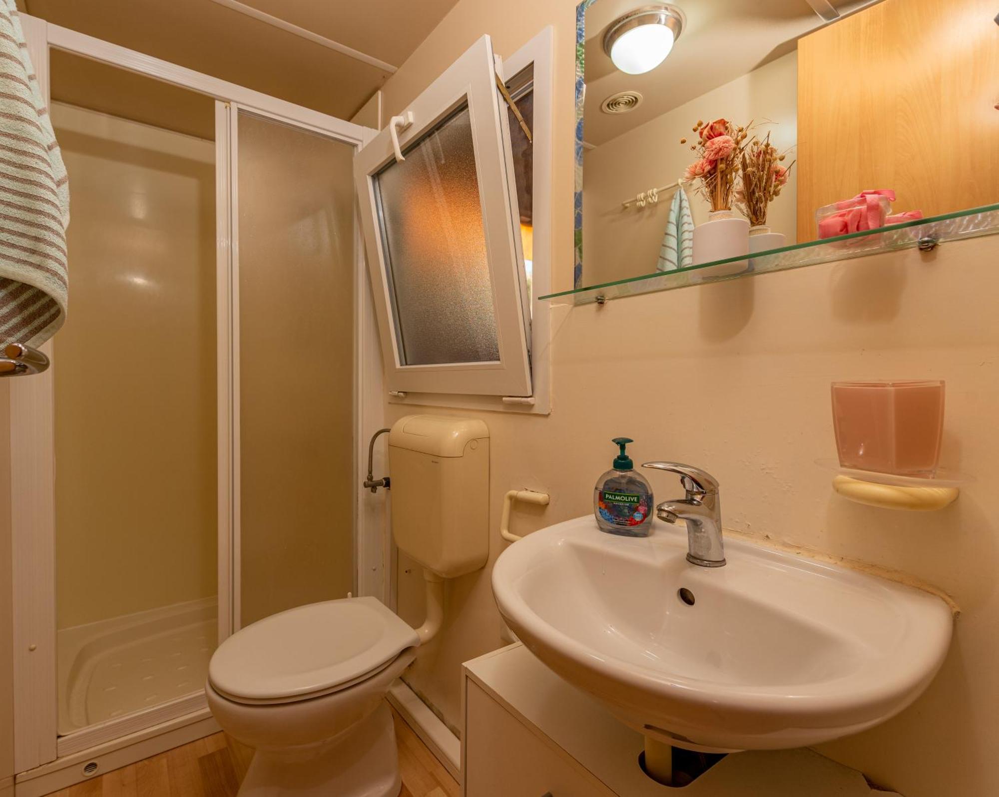 Camp Mrkva Mobile Homes With Pool Sukošan Chambre photo