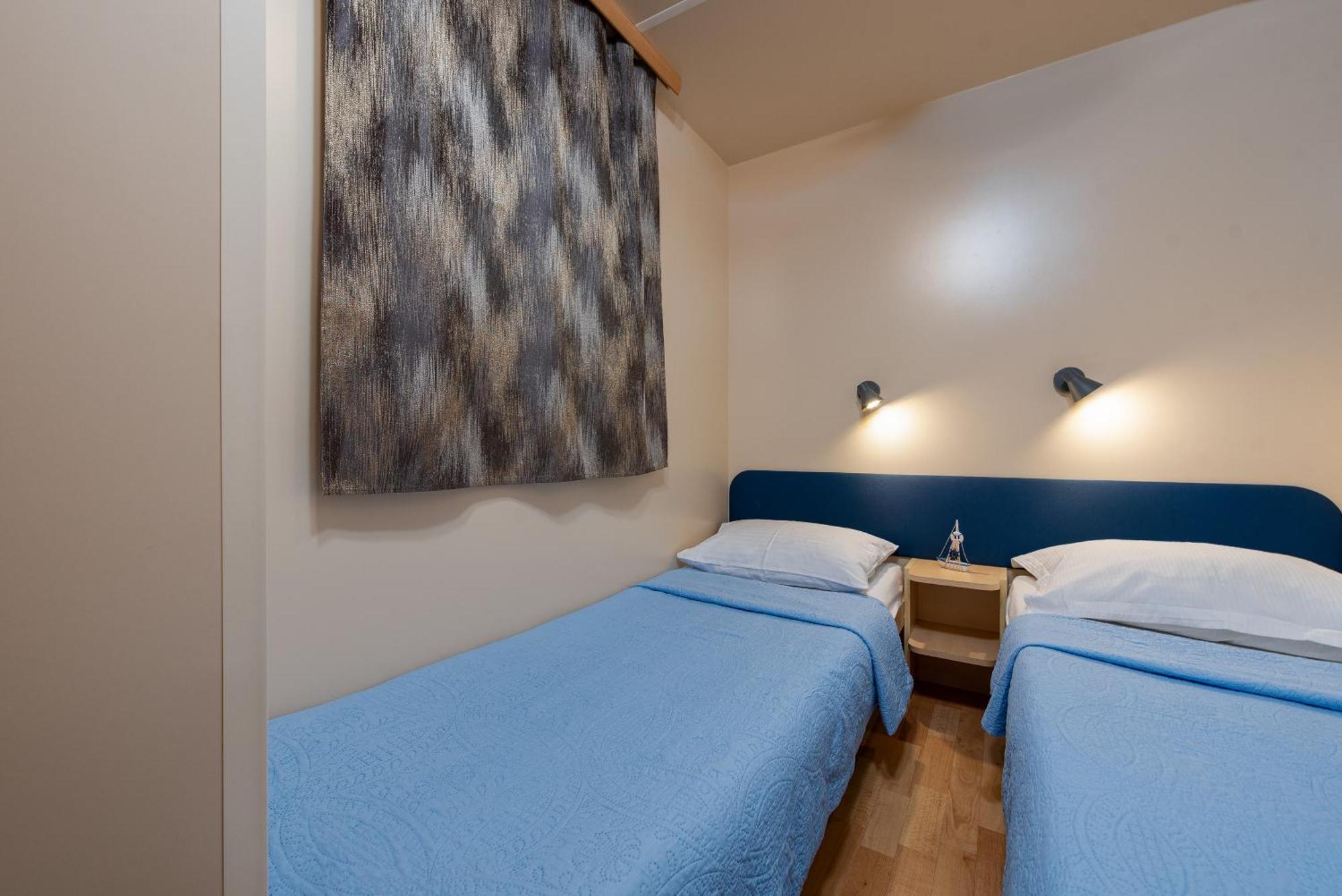 Camp Mrkva Mobile Homes With Pool Sukošan Chambre photo